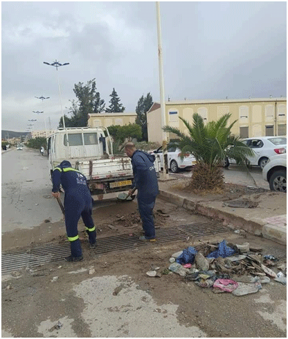 في إجراء استباقي لتفادي خطر الفيضانات: رفـع قــرابة 900 طـن  من النفايات بتبسة