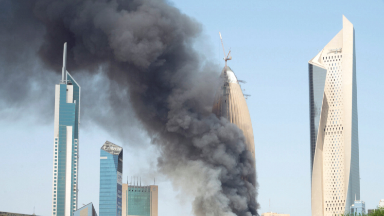 الكويت: وفاة 39 شخصا جراء حريق في مبنيين سكنيين جنوب البلاد 