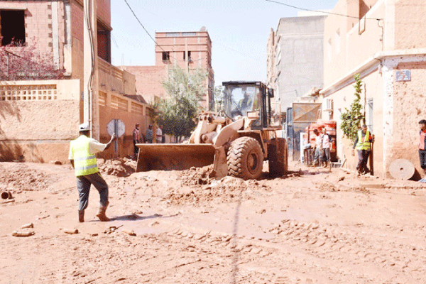 فيما تتواصل جهود إزالة مخلّفات التقلّبات الجوية بعين الصفراء: إجـــلاء 260 عائلـــة من المناطــق المعرضـة للفيضانات ببشـار