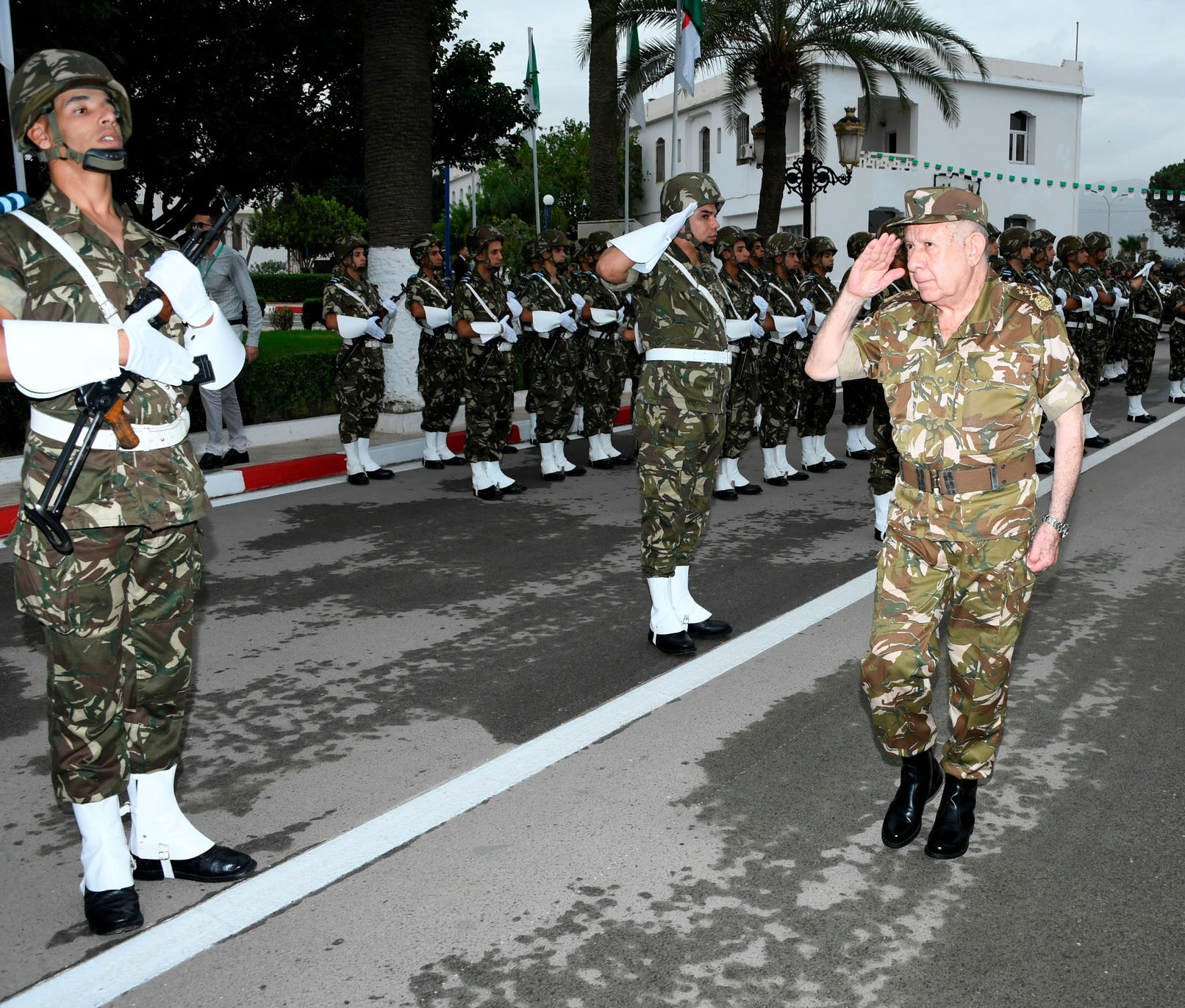 الفريق أول السعيد شنقريحة يشرع في زيارة رسمية إلى موريتانيا