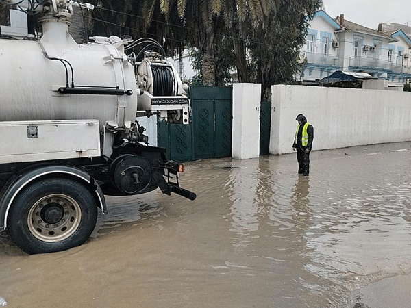 أمطـار غزيرة ورياح تُحدث فيضانات وأضـرارا بعنابة: تذبـذب في توزيـع المياه لانقطاع الكهرباء بمحطة قرباز