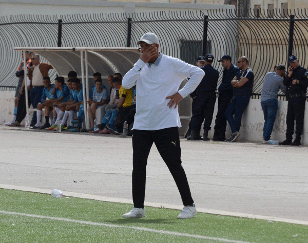 مدرب اتحـاد أولاد رحمون محطة للنصر: لم أجـد تفسيـــرا لما يحــدث !